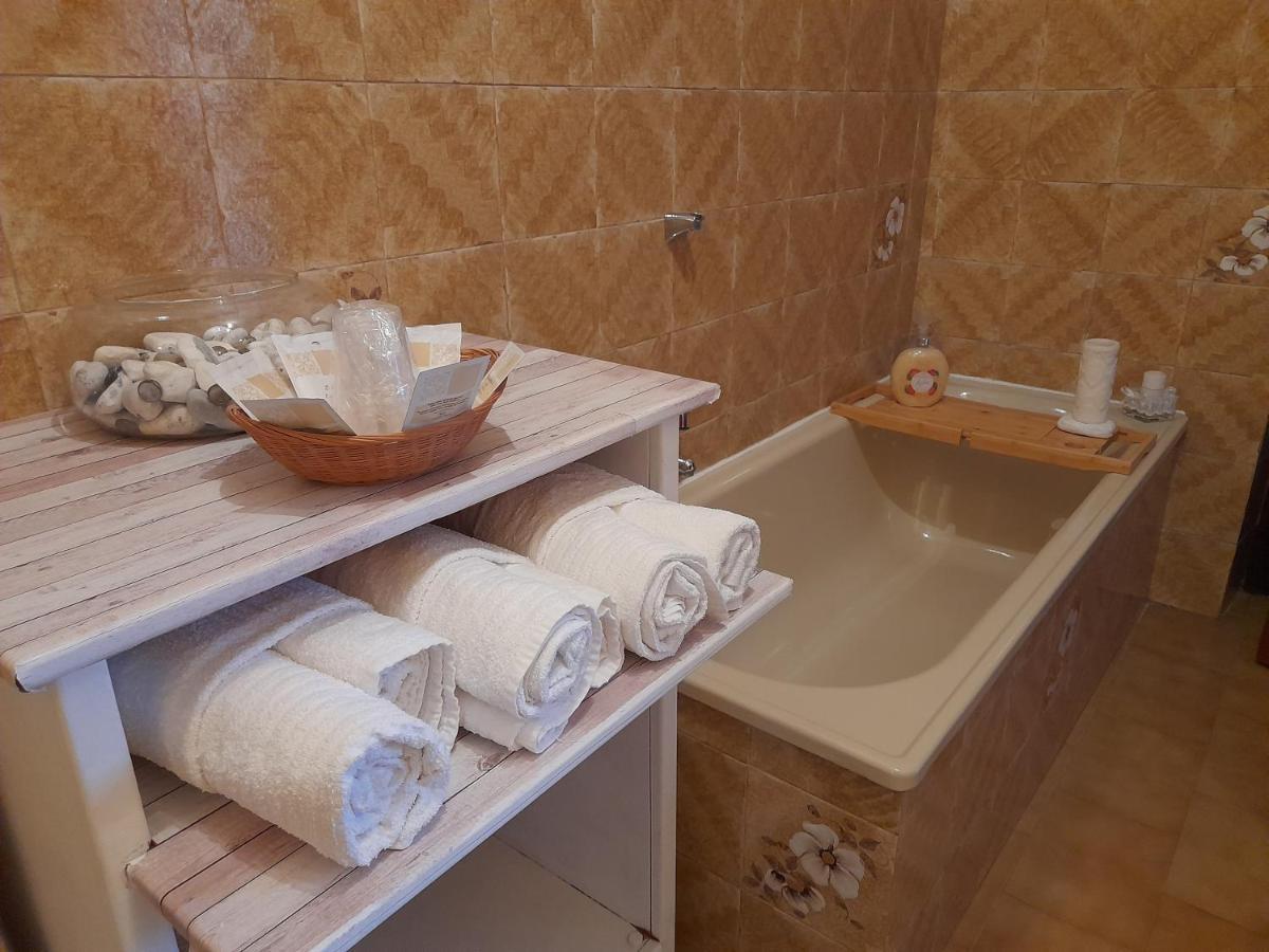 Agriturismo La Ruota モンテルーポ・アルベーゼ エクステリア 写真