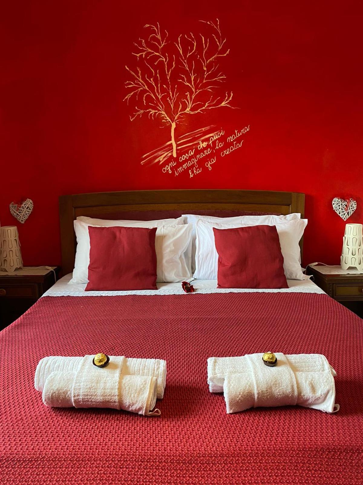 Agriturismo La Ruota モンテルーポ・アルベーゼ エクステリア 写真
