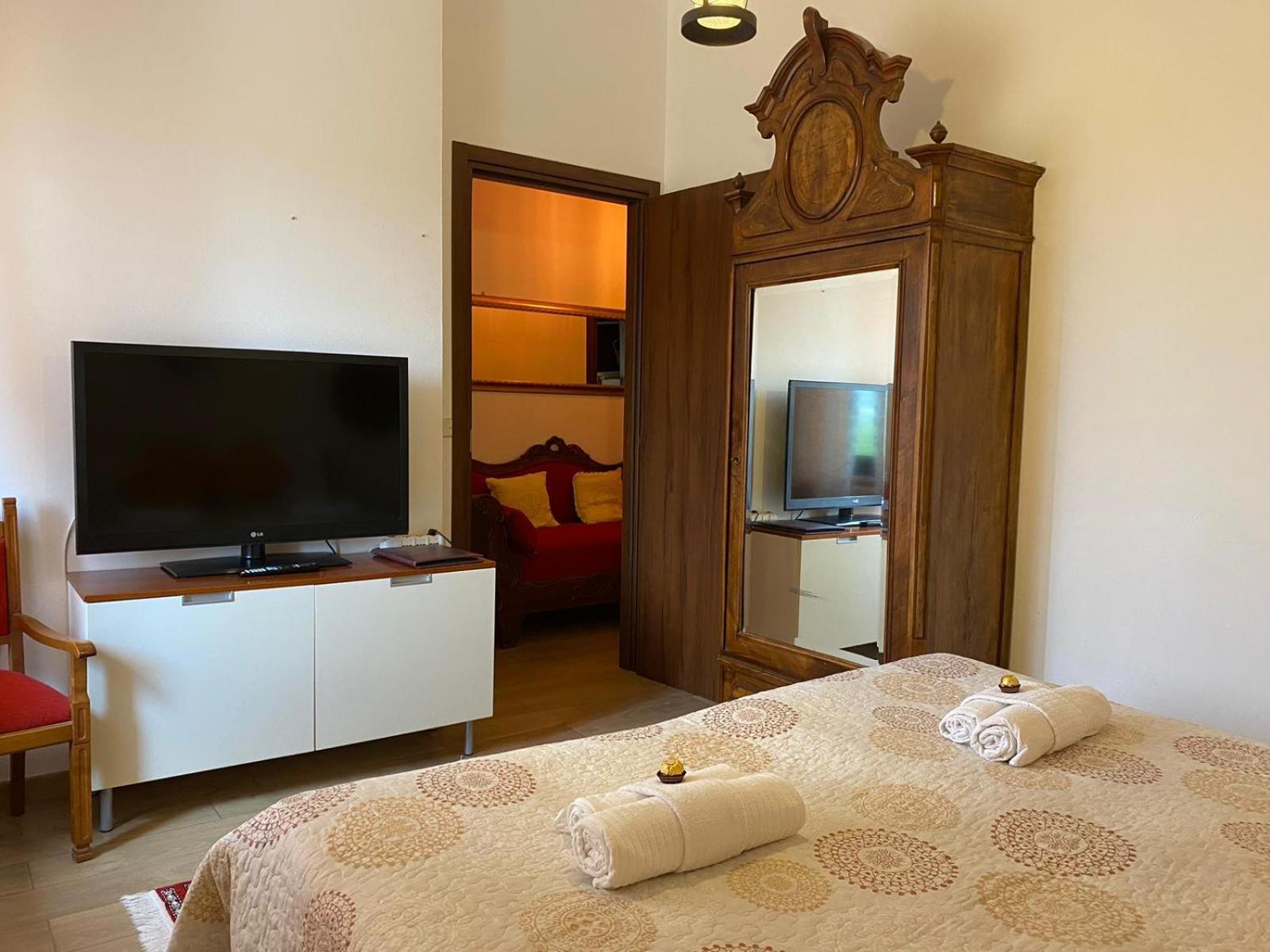 Agriturismo La Ruota モンテルーポ・アルベーゼ エクステリア 写真