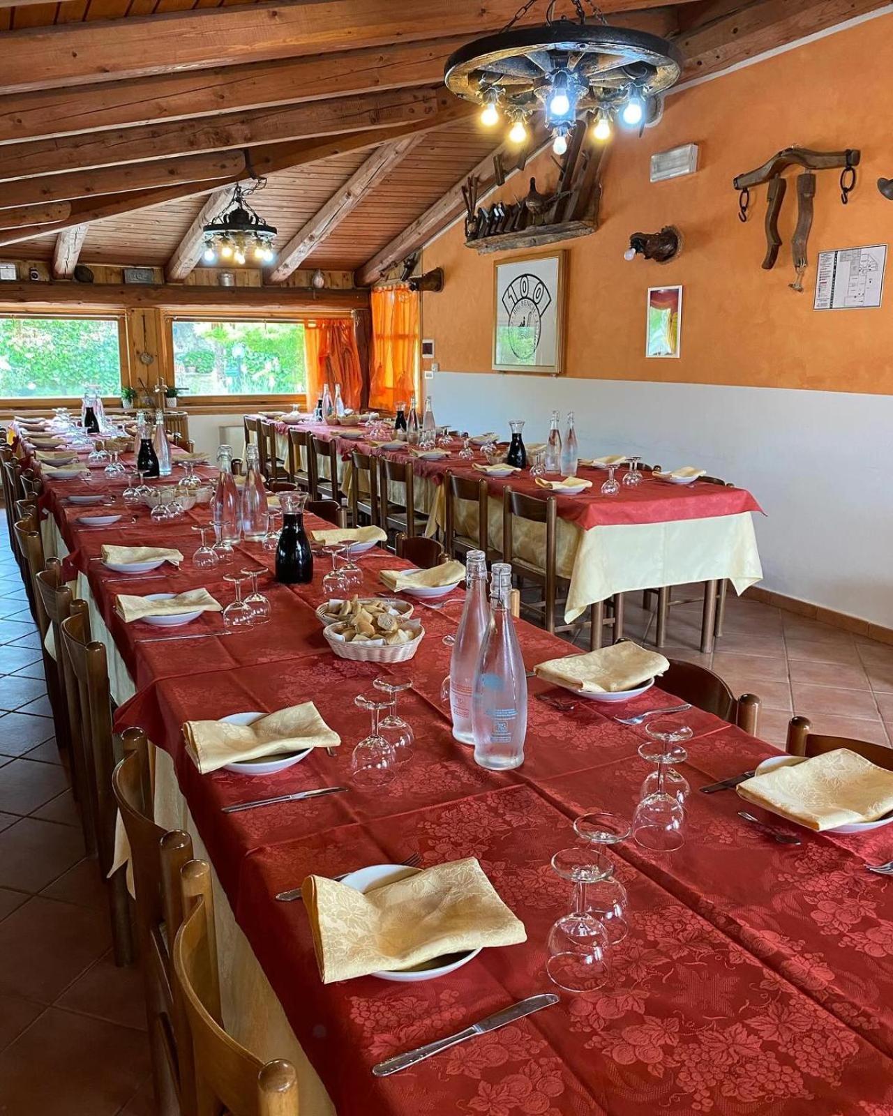 Agriturismo La Ruota モンテルーポ・アルベーゼ エクステリア 写真
